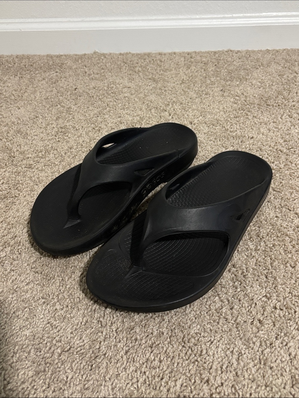 OOFOS Flip Flop Sandals